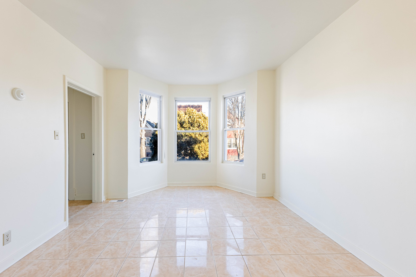 3748 S Parnell Avenue Property Photo 6