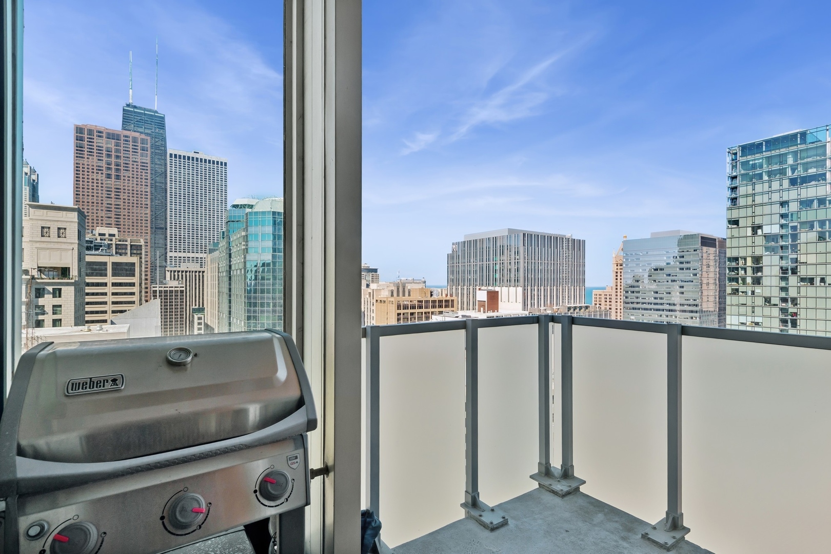 550 N Saint Clair Street 2601 Property Photo 16