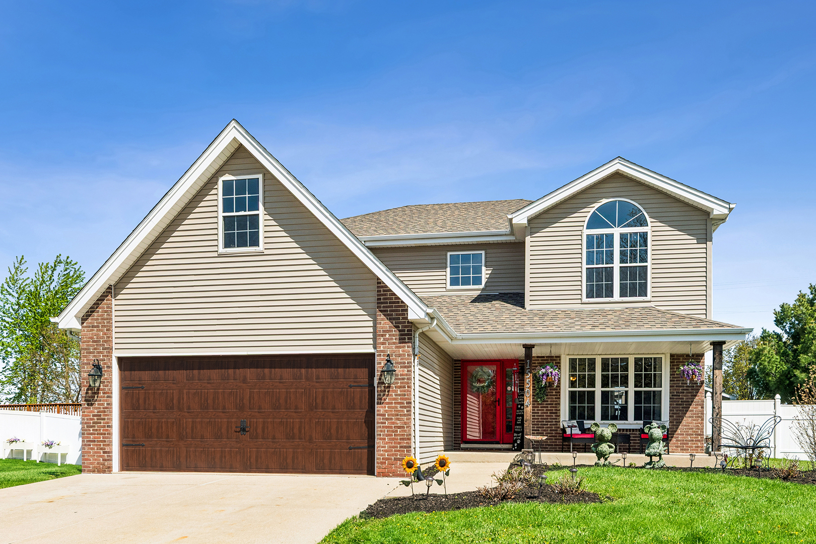15504 Ridgefield Drive Property Photo 1