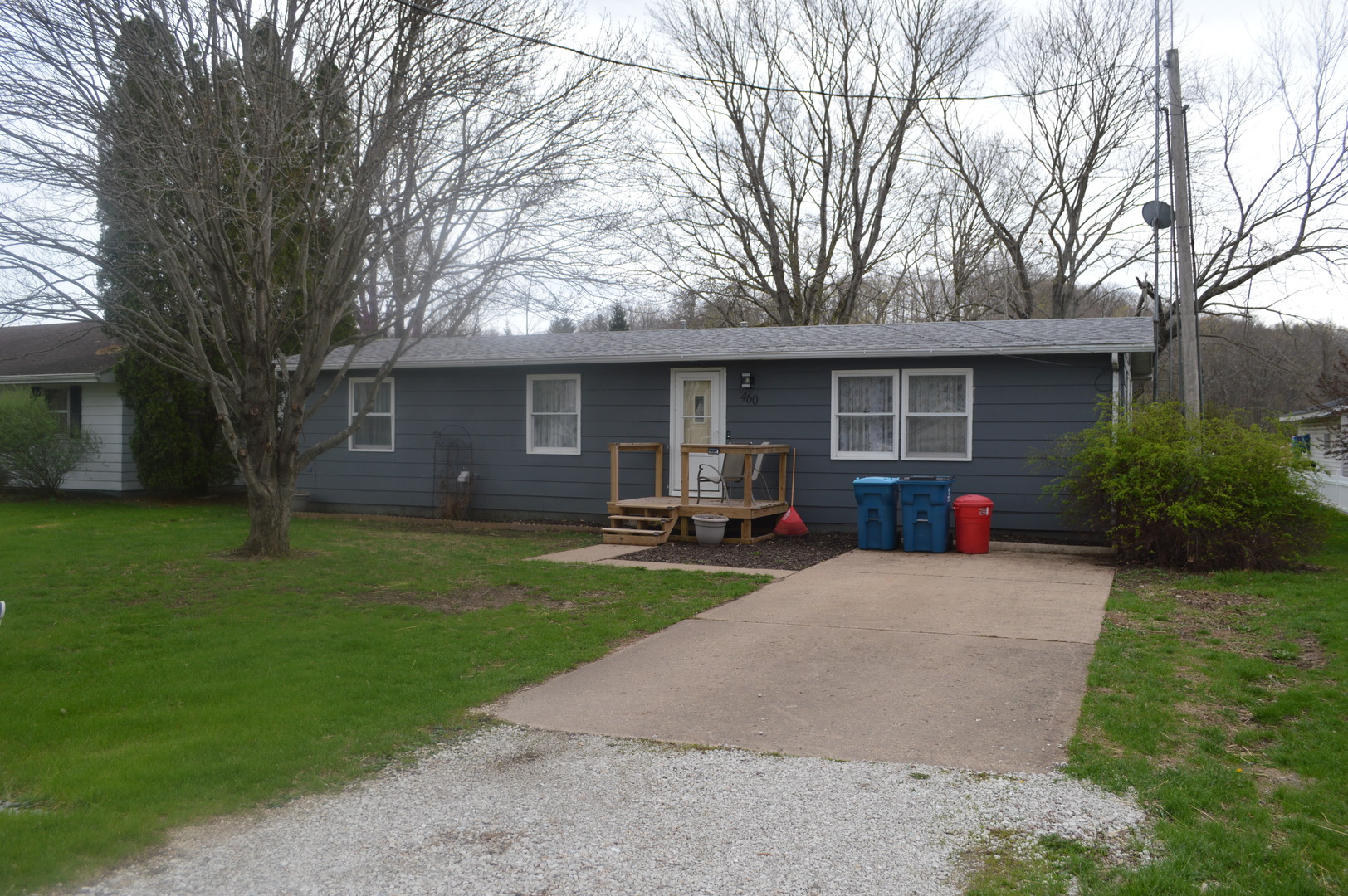 460 E Hill Street Property Photo 1