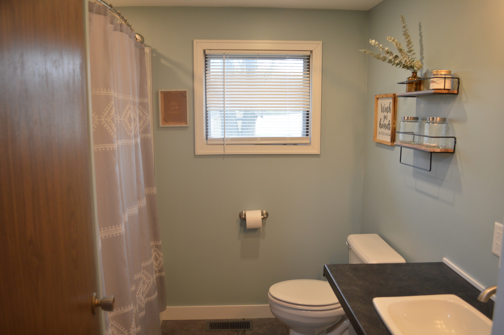 460 E Hill Street Property Photo 12
