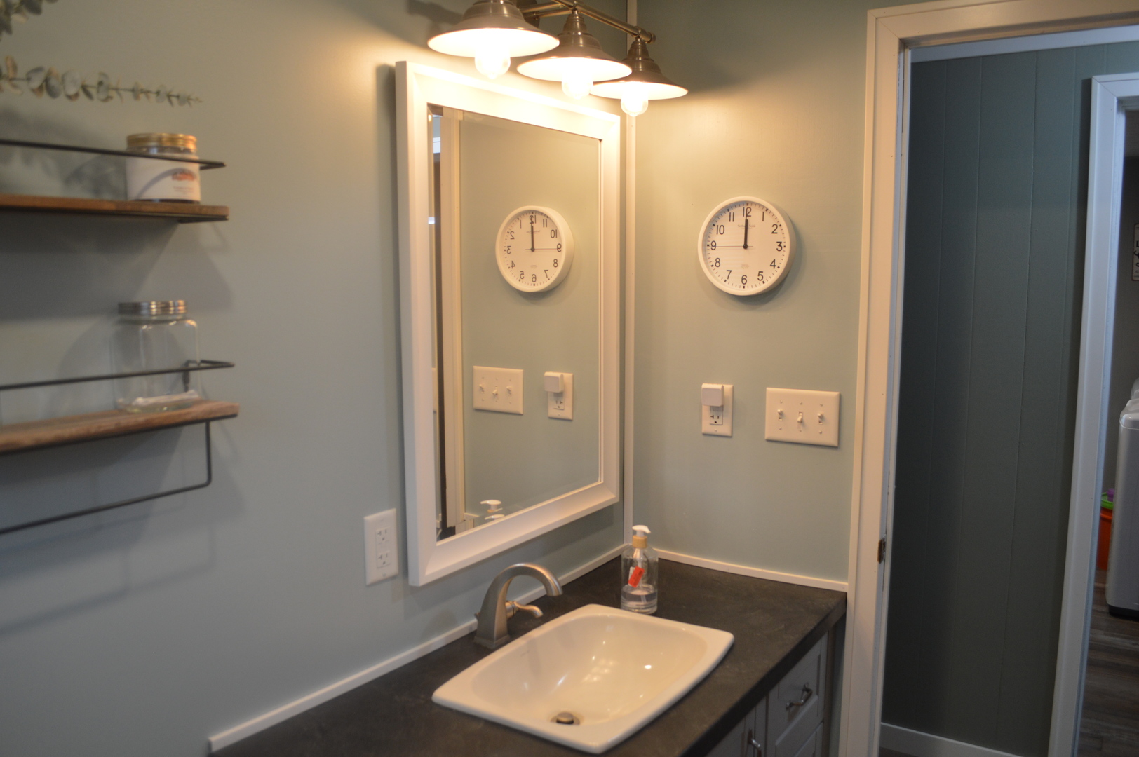 460 E Hill Street Property Photo 13