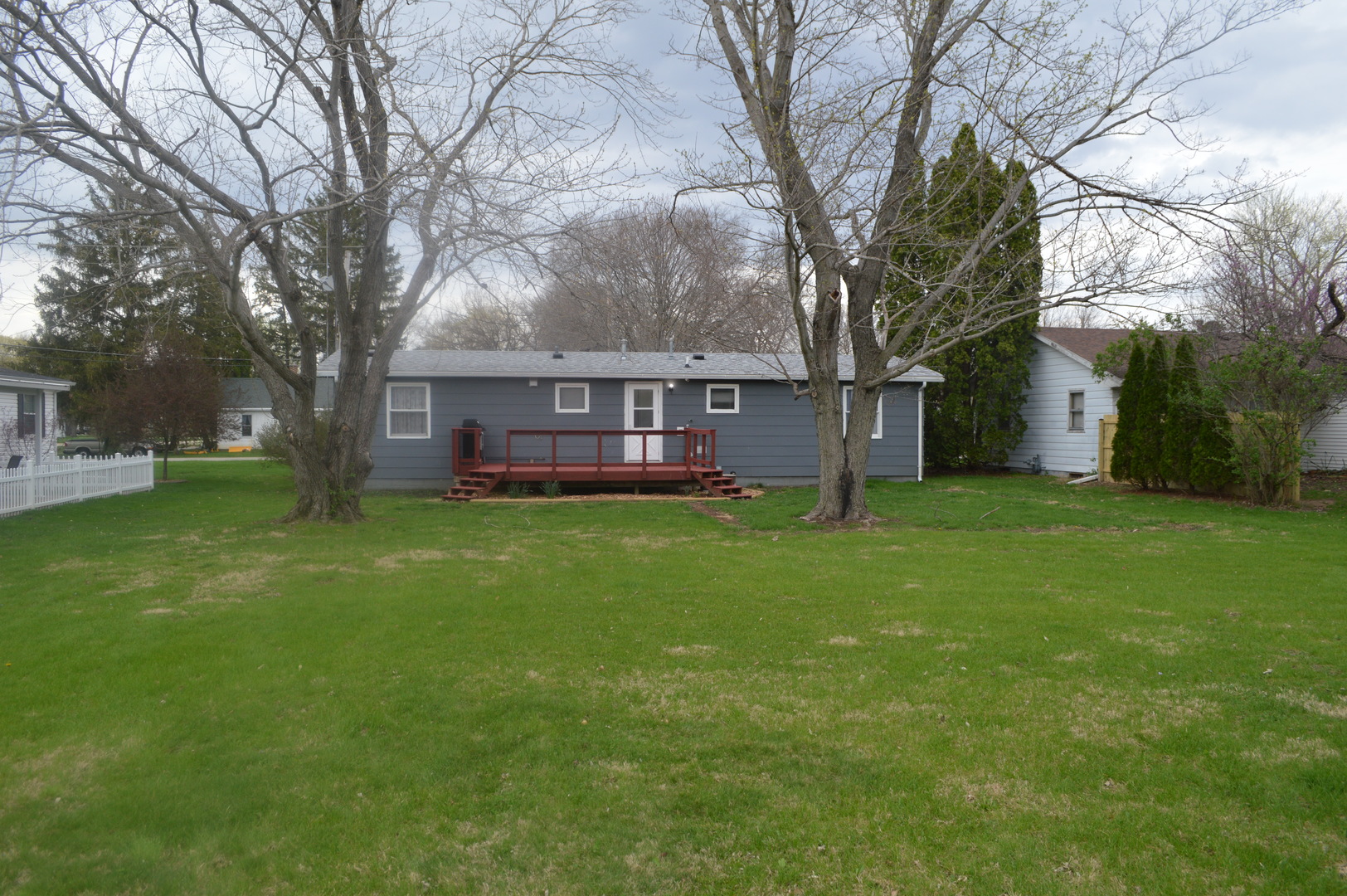 460 E Hill Street Property Photo 21