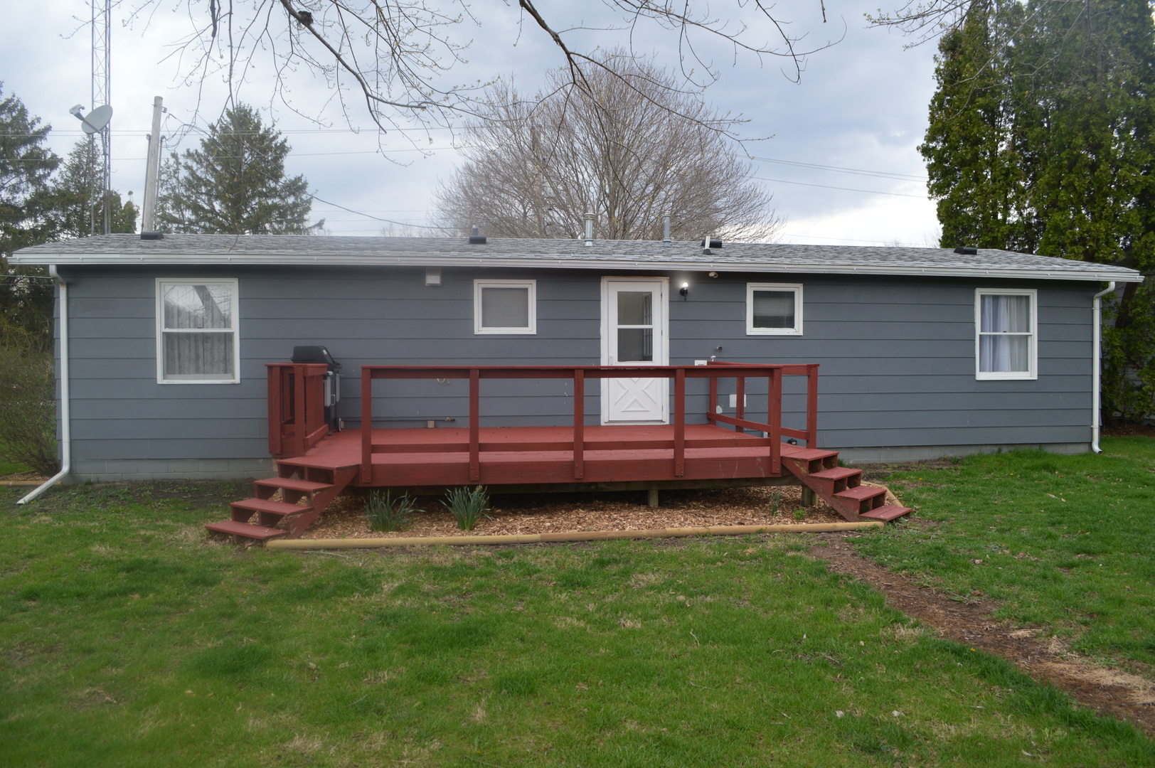 460 E Hill Street Property Photo 22