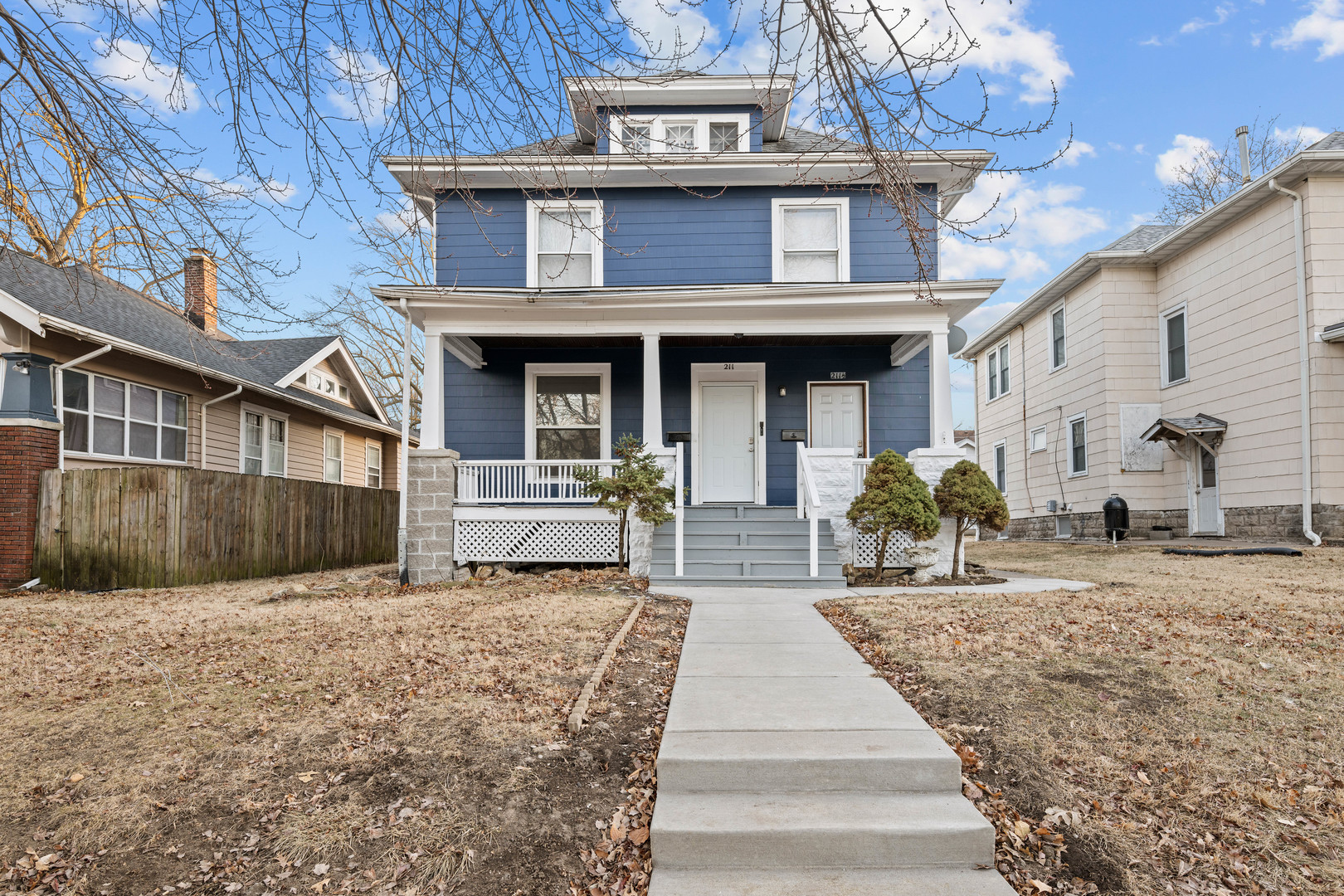 211 E Dover Court Property Photo 1