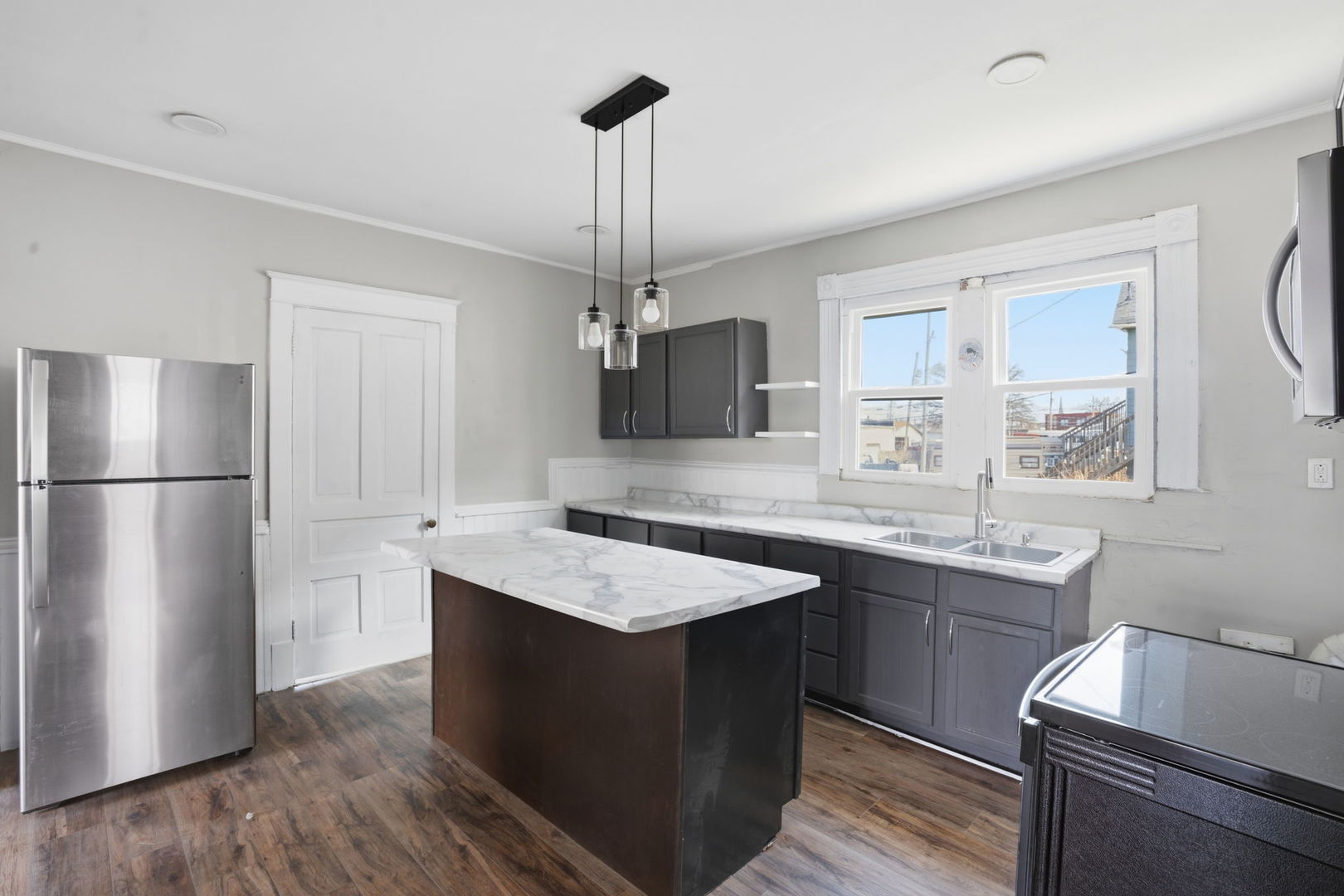 1405 7th Avenue Property Photo 8