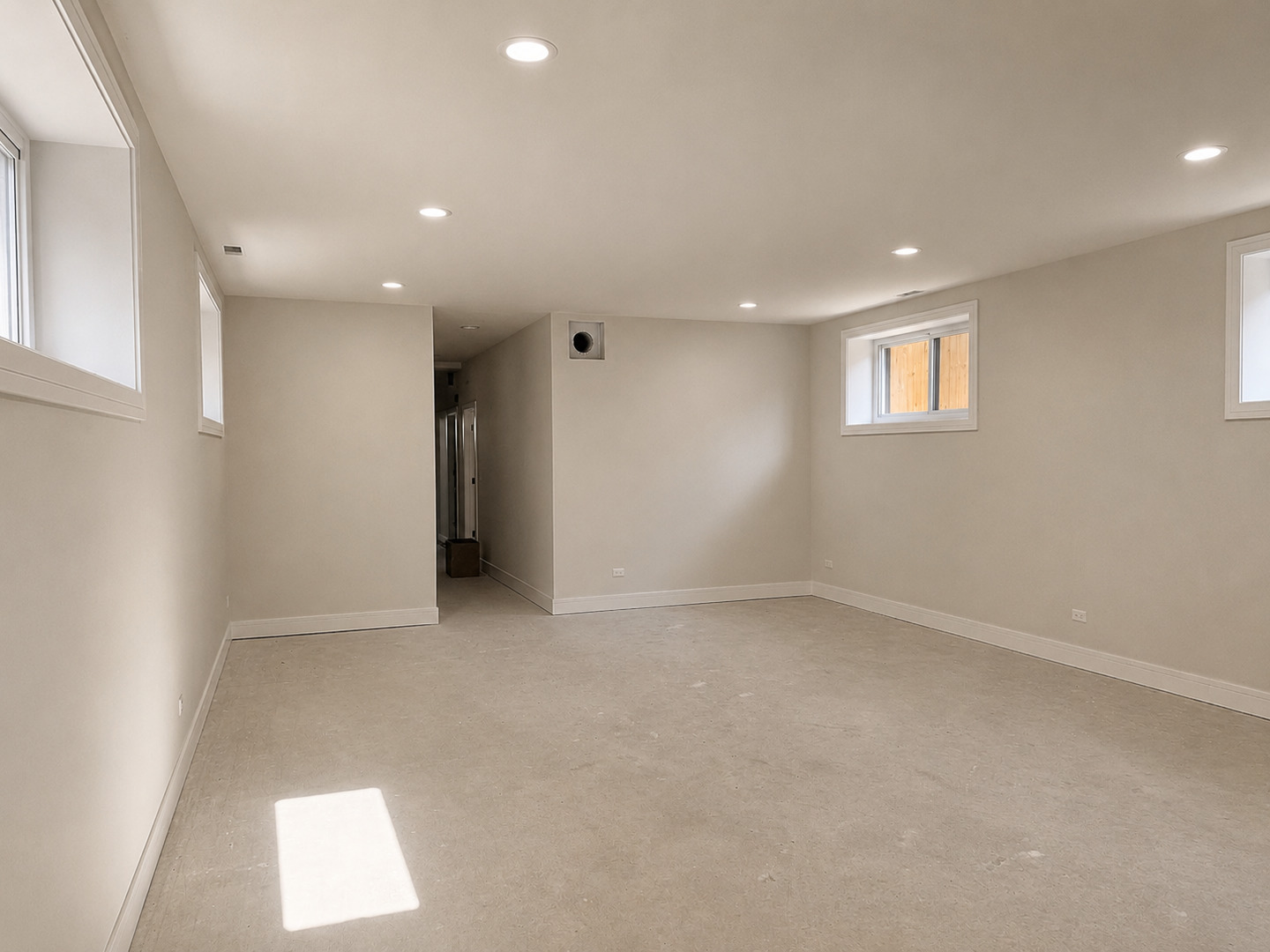 4020 N Francisco Avenue Property Photo 14
