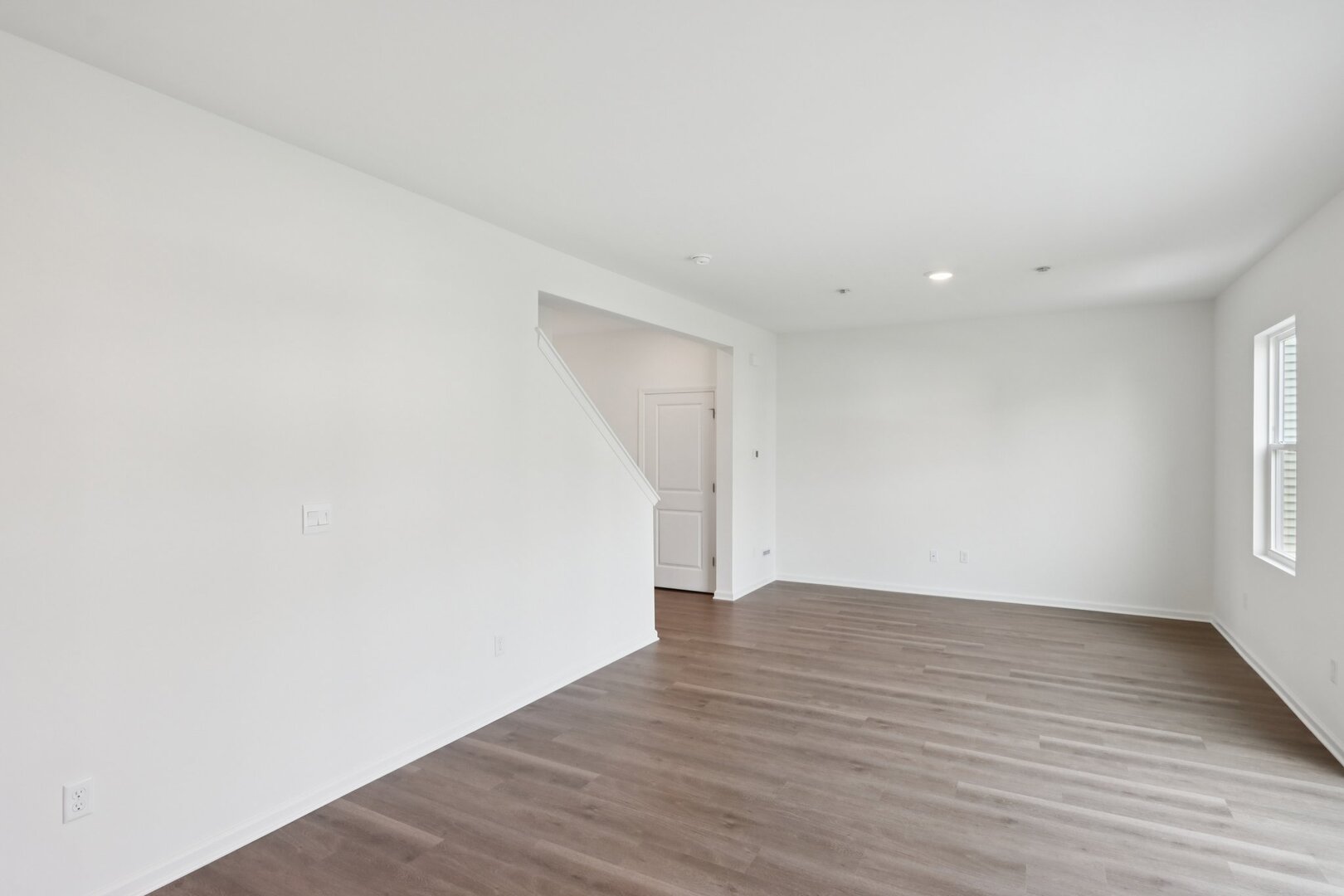 6719 Applegate Drive Property Photo 8