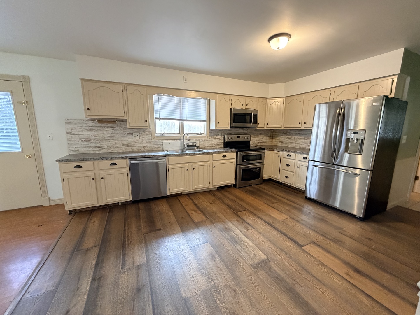 734 1st Street Property Photo 10