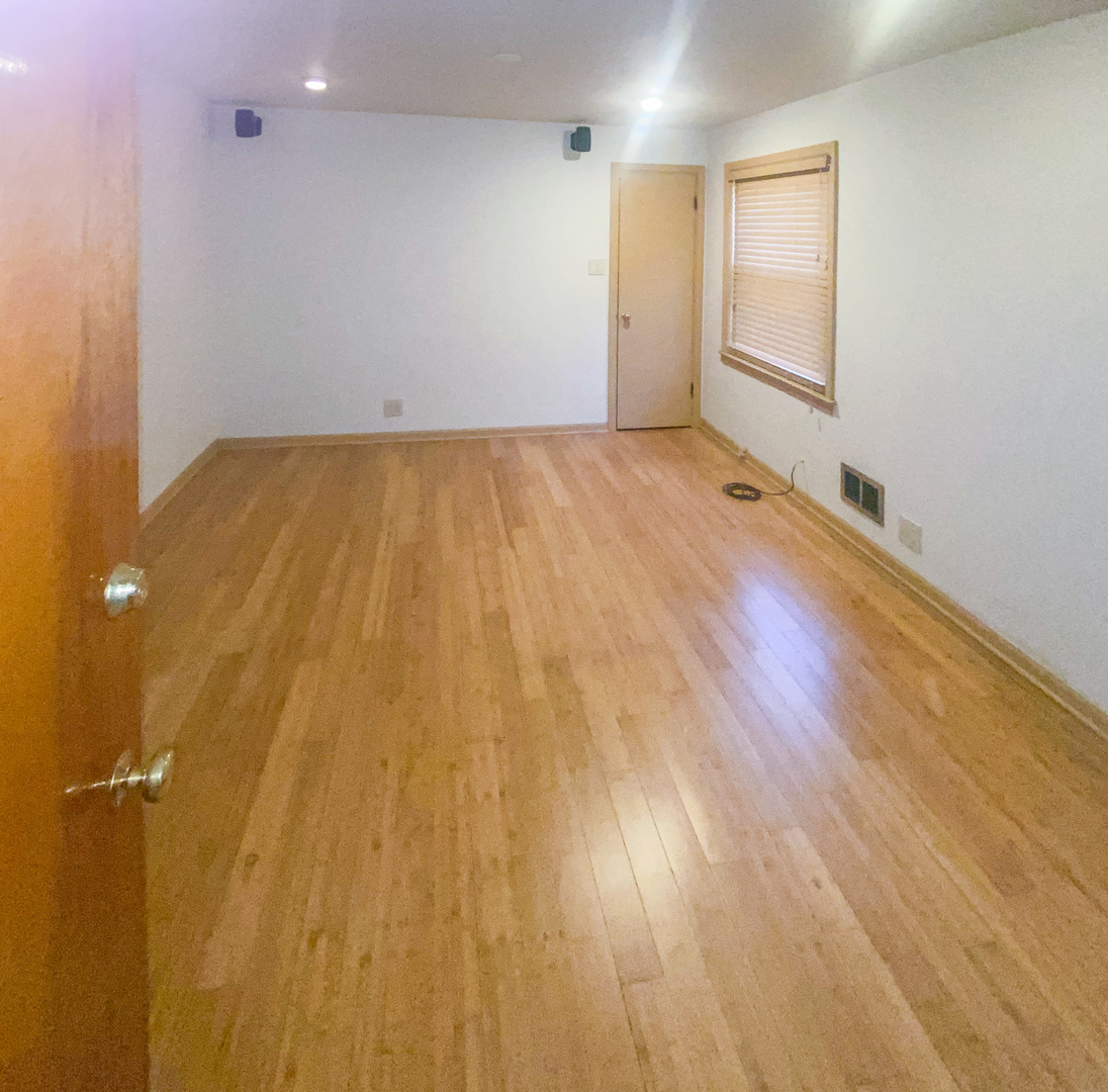 12632 S Emerald Avenue Property Photo 3