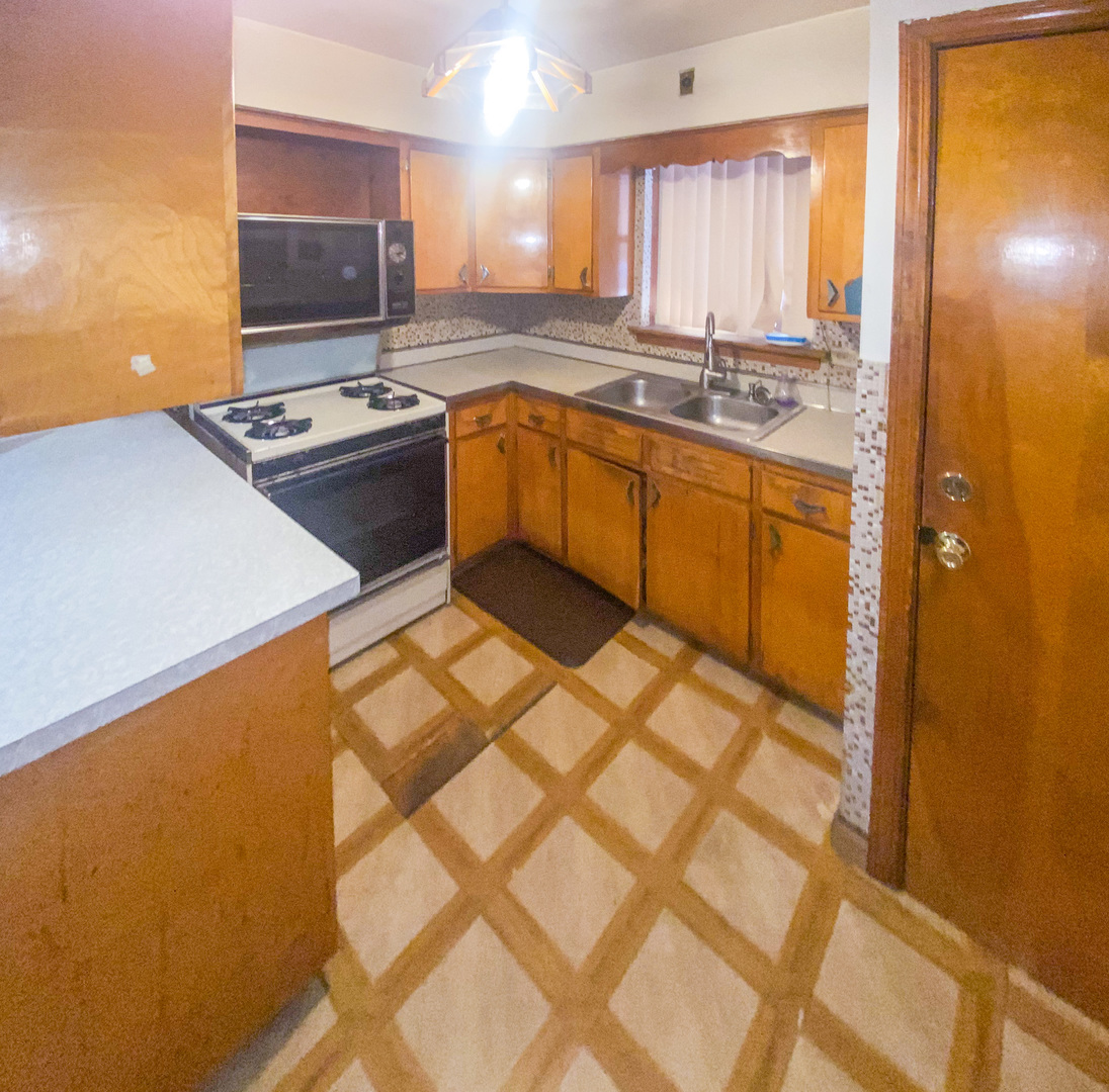 12632 S Emerald Avenue Property Photo 9