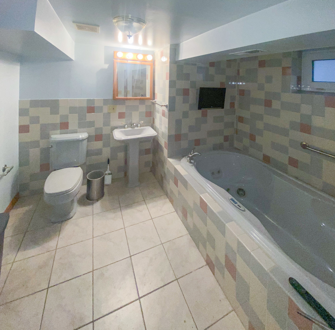 12632 S Emerald Avenue Property Photo 13