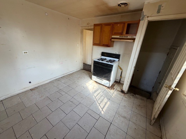 15725 Loomis Avenue Property Photo 4