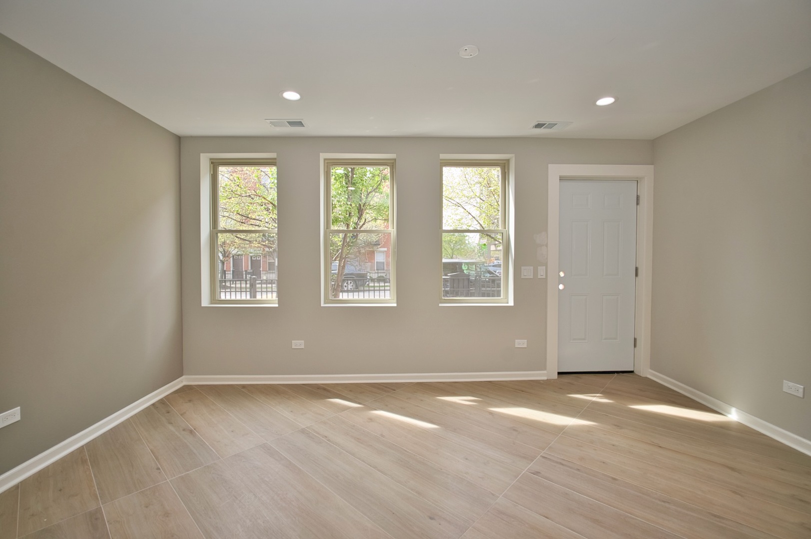 350 E Eastgate Place Property Photo 4