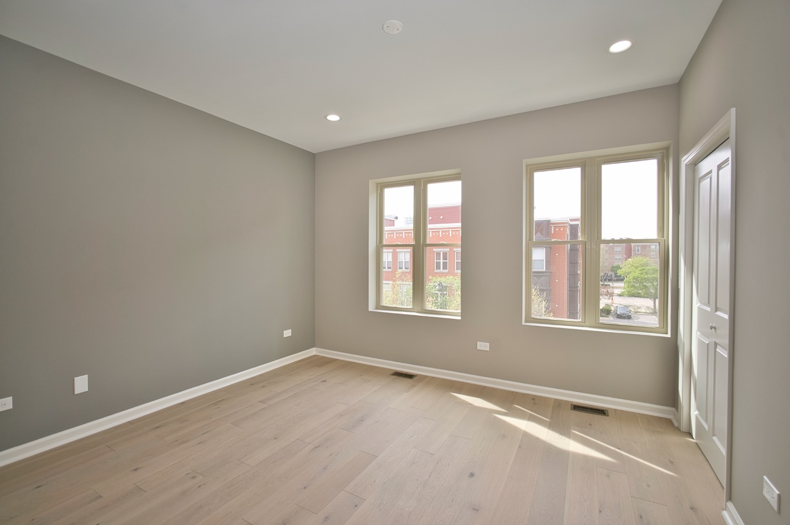 350 E Eastgate Place Property Photo 8