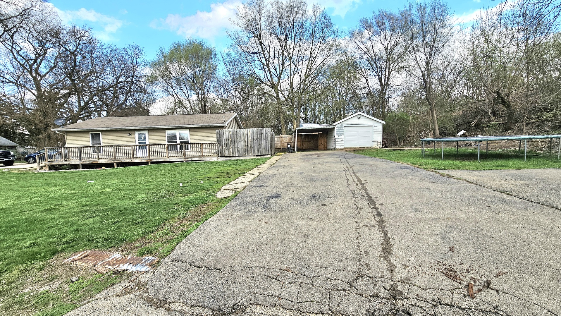 1100 S Lincoln Avenue Property Photo 3