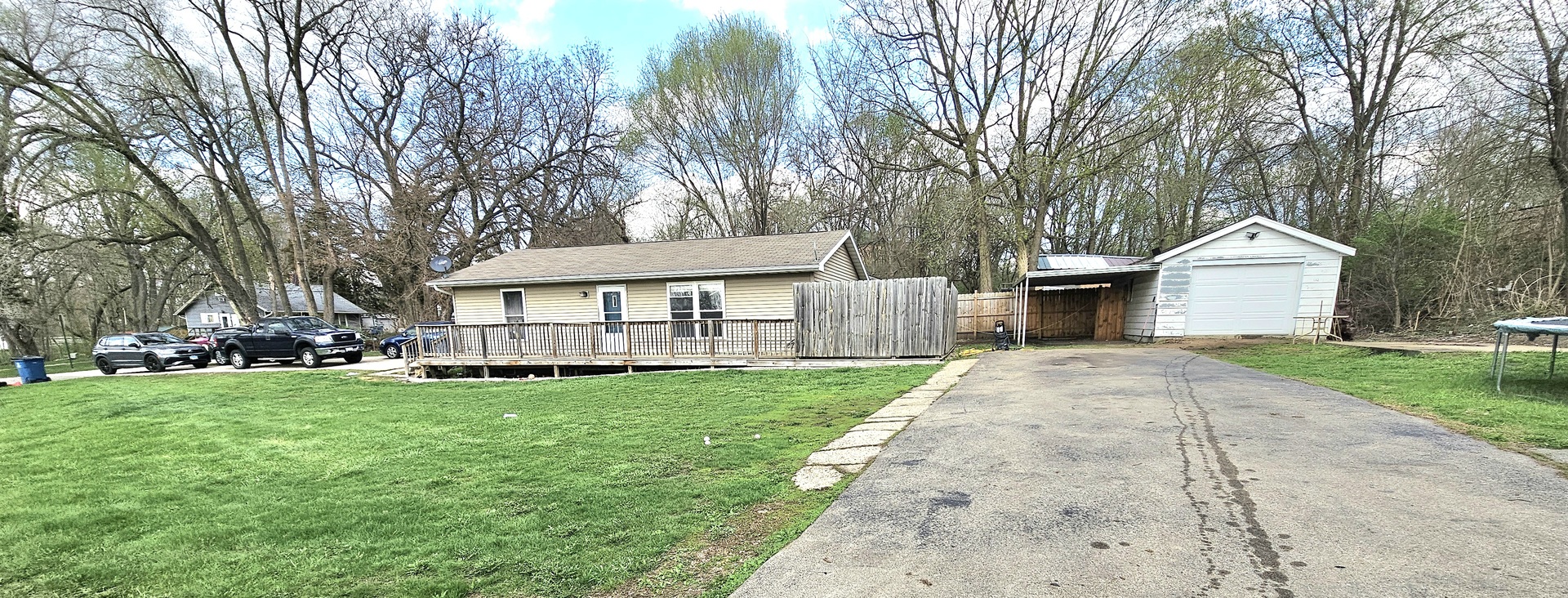 1100 S Lincoln Avenue Property Photo 4