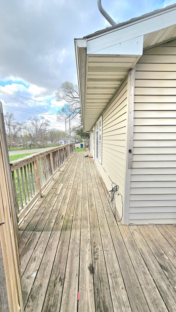 1100 S Lincoln Avenue Property Photo 23