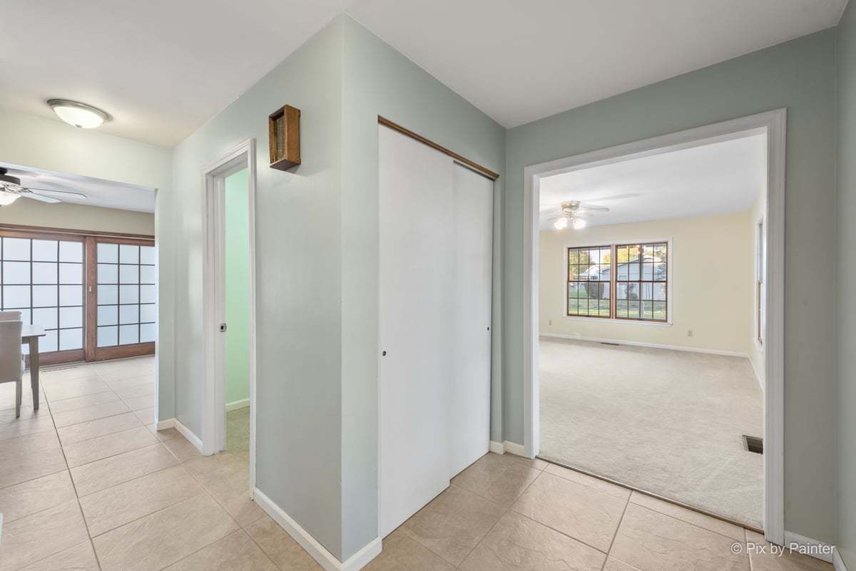 1045 Linda Lane Property Photo 6