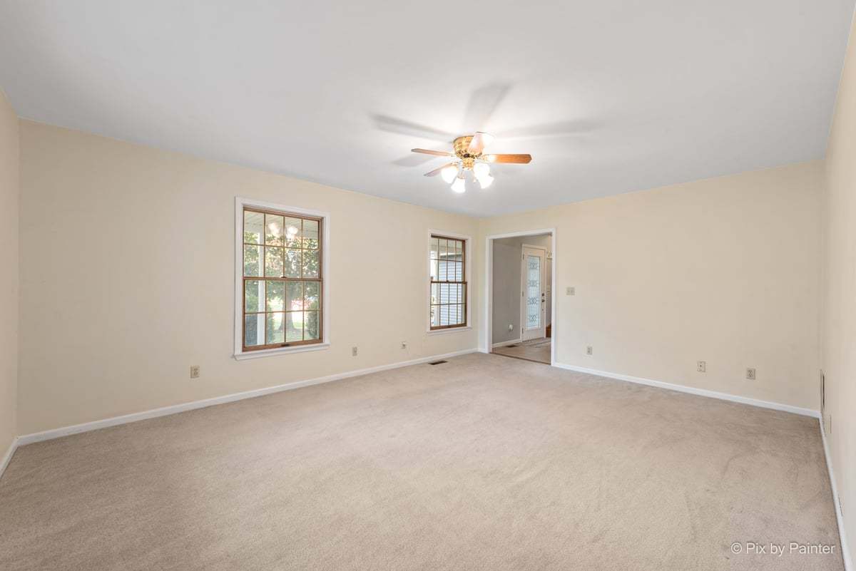 1045 Linda Lane Property Photo 7