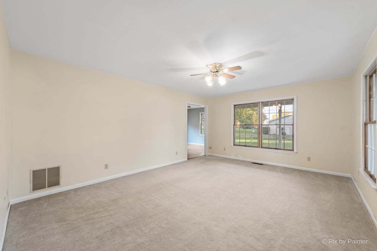 1045 Linda Lane Property Photo 9