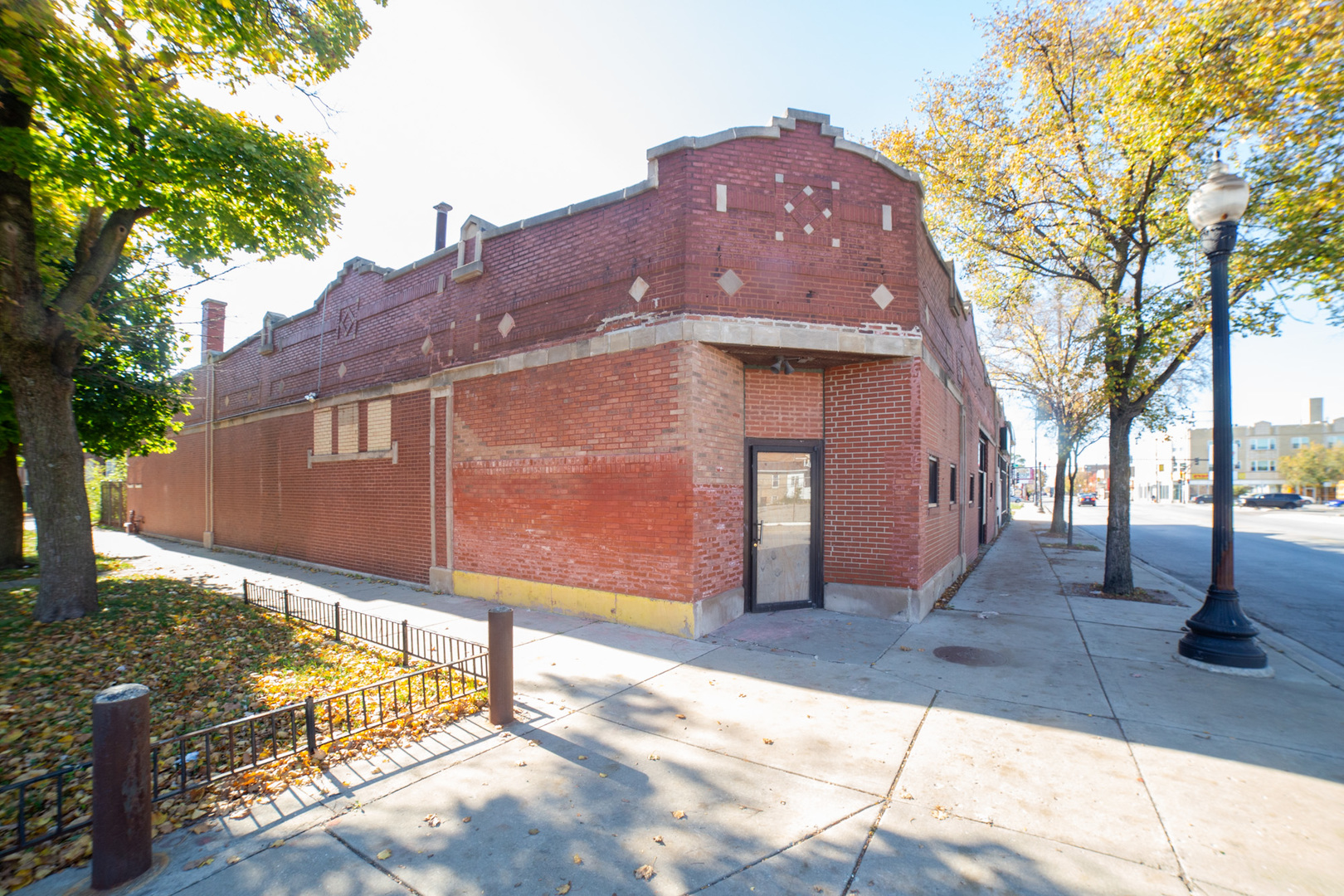 1423 W 79th Street Property Photo 2