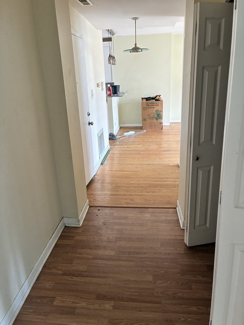 6852 S Dante Avenue 3e Property Photo 6
