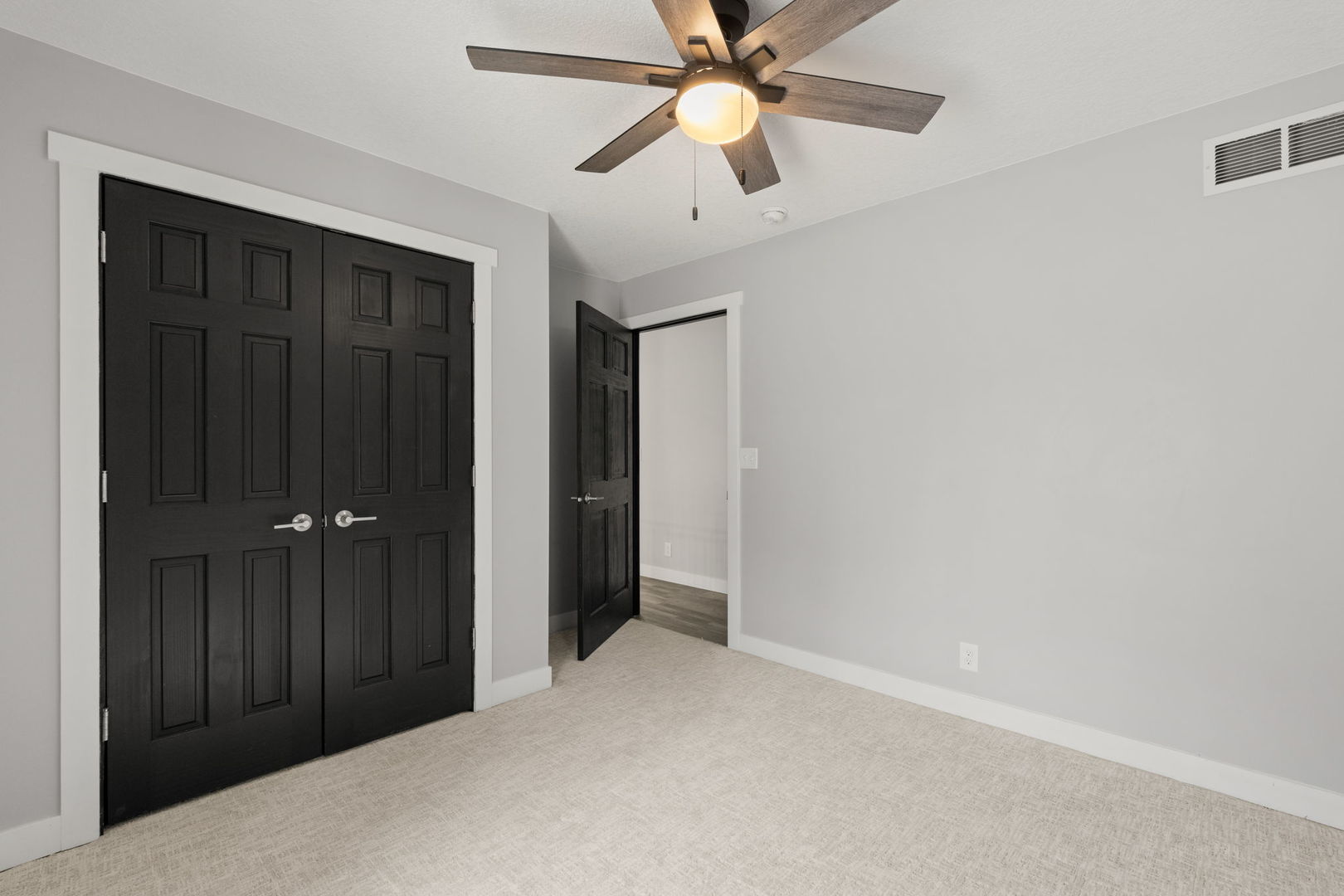 218 Bluff Boulevard Property Photo 27
