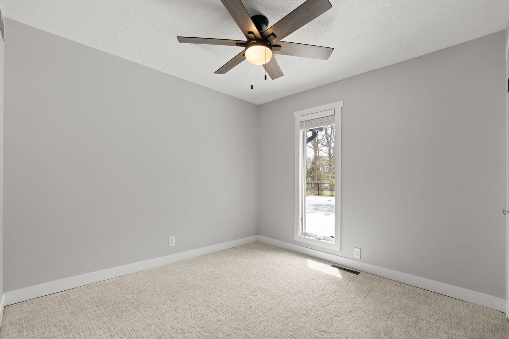 218 Bluff Boulevard Property Photo 28