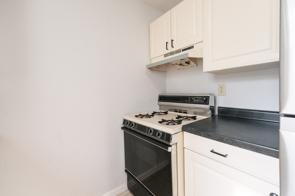 313 E Pembroke Street Property Photo 7