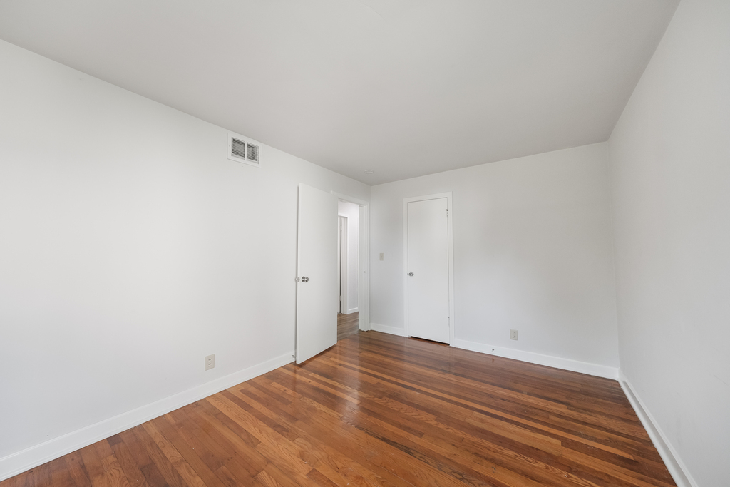 313 E Pembroke Street Property Photo 13