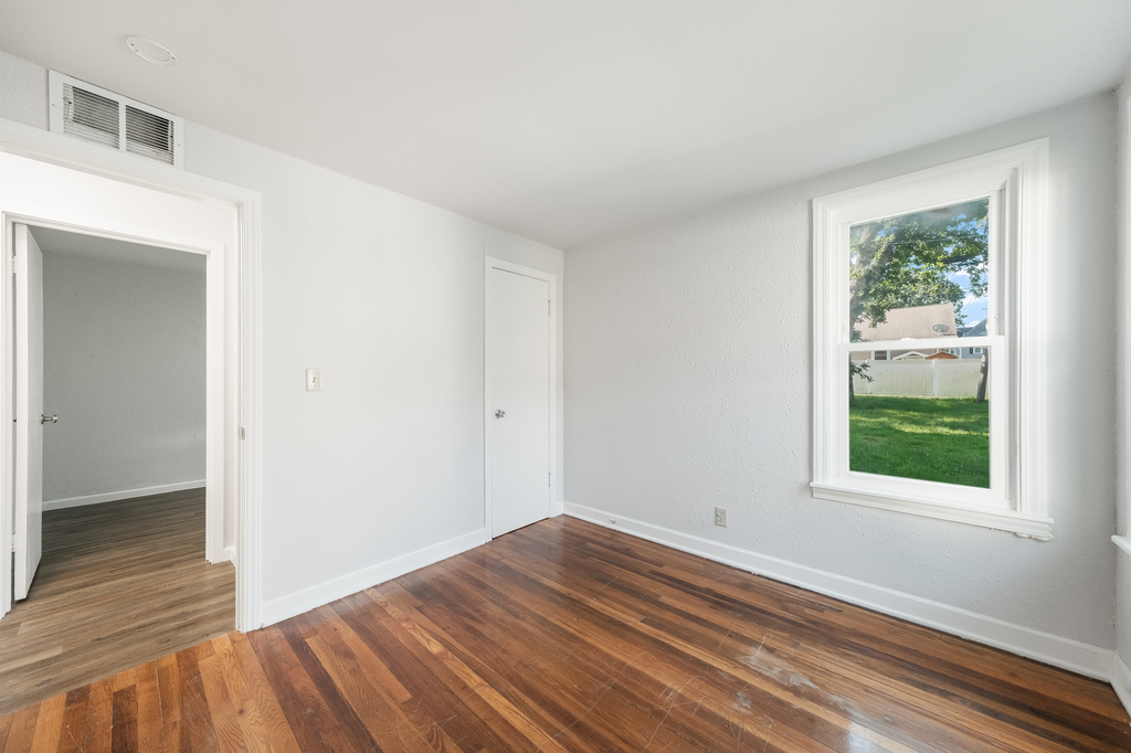 313 E Pembroke Street Property Photo 16