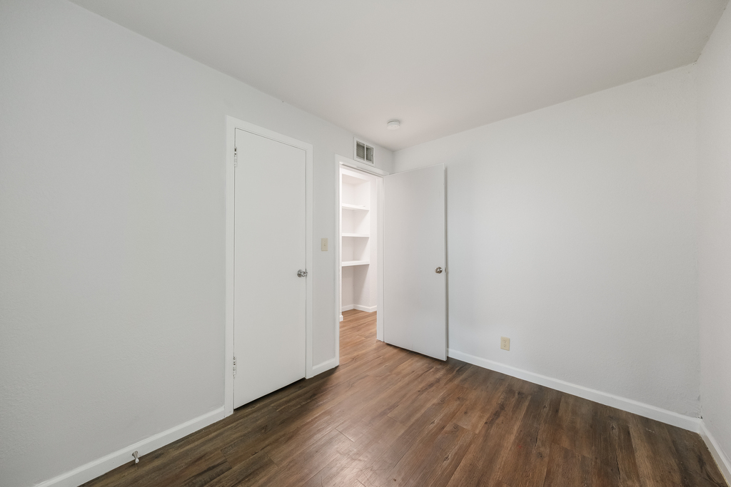 313 E Pembroke Street Property Photo 18
