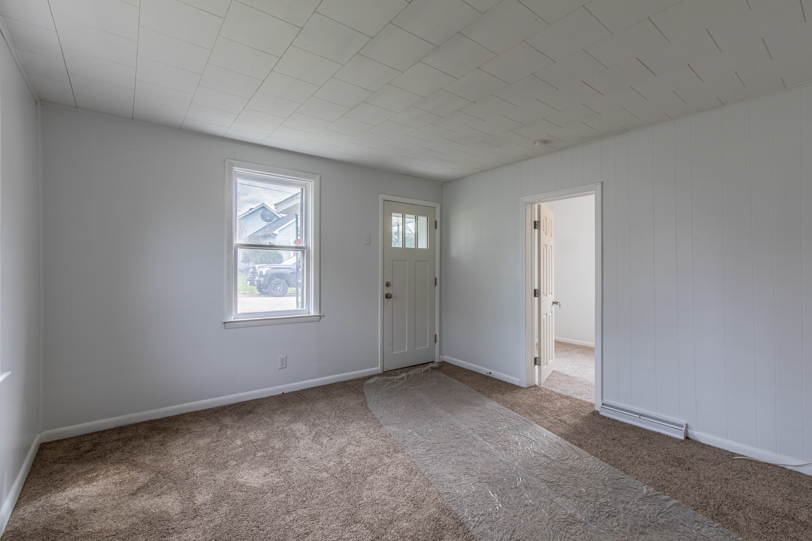 512 W Chestnut Street Property Photo 4
