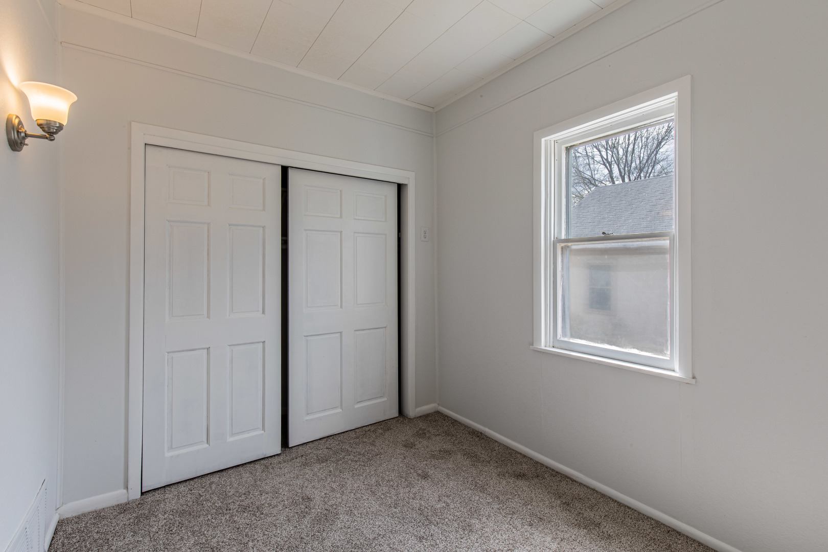 512 W Chestnut Street Property Photo 9