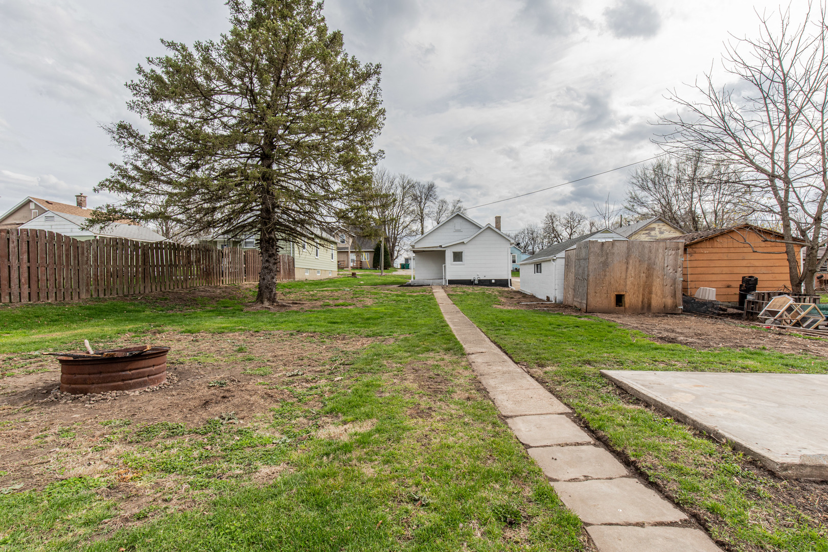 512 W Chestnut Street Property Photo 19