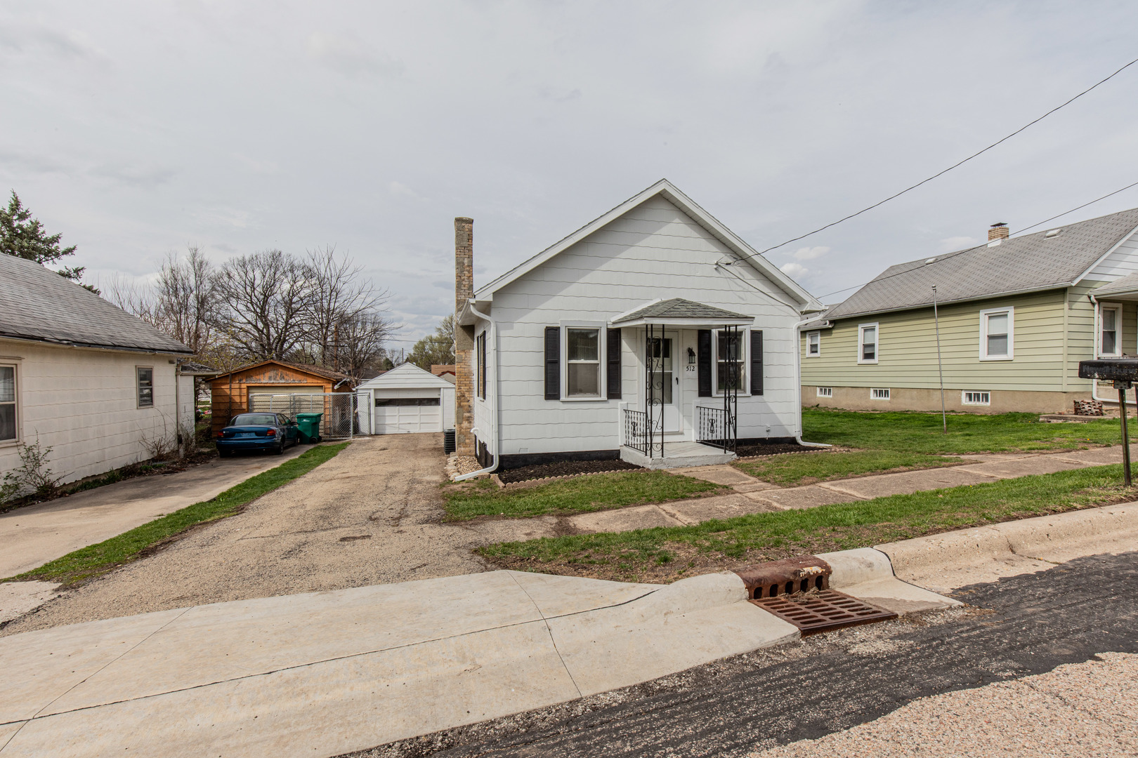 512 W Chestnut Street Property Photo 20