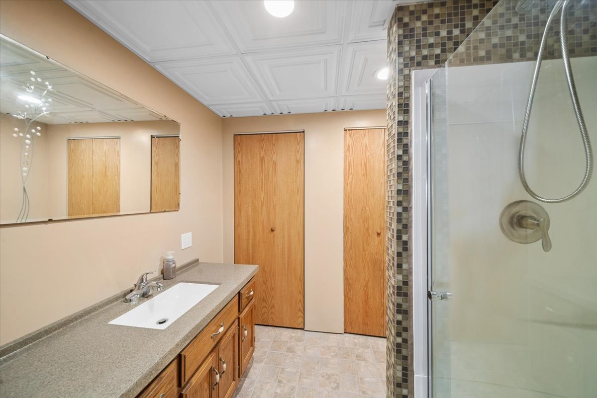 2 Division Street Property Photo 31