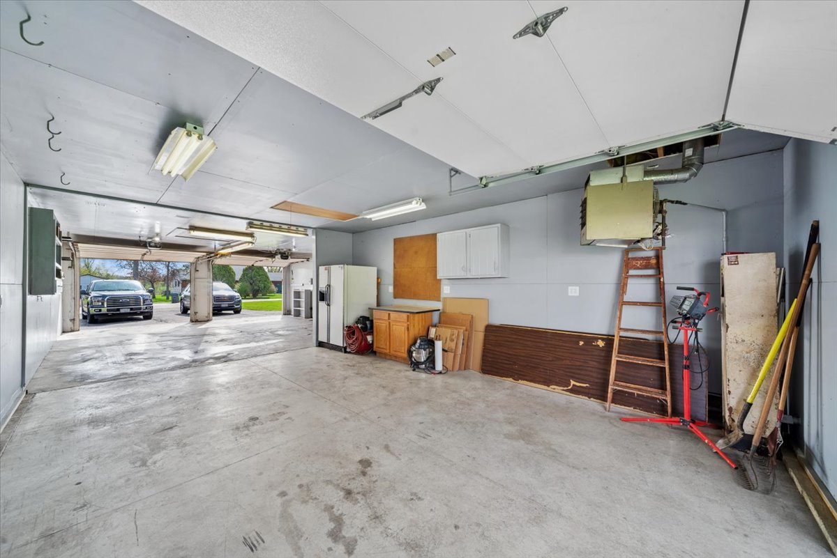 2 Division Street Property Photo 35