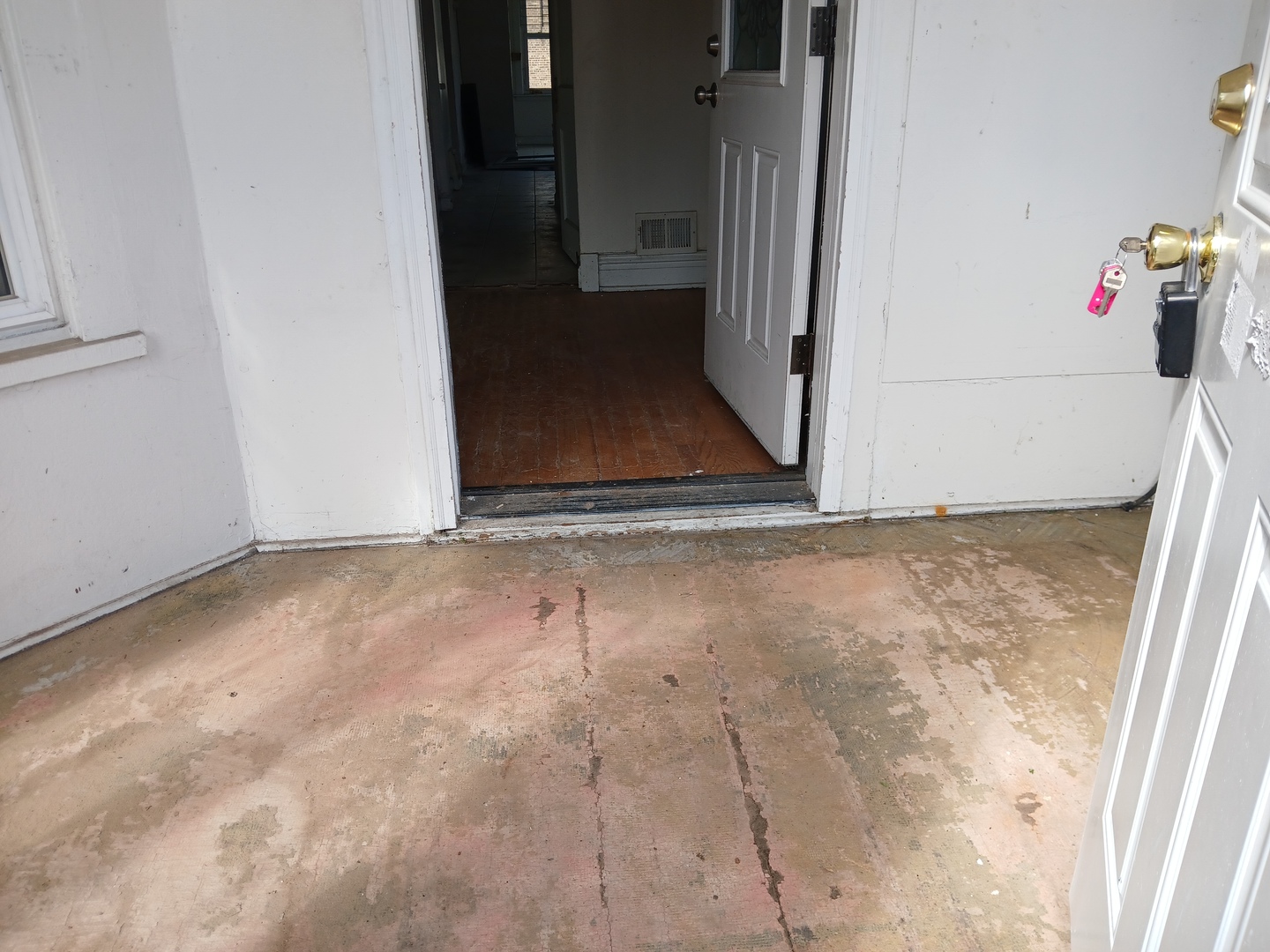 7614 S Dante Avenue Property Photo 5