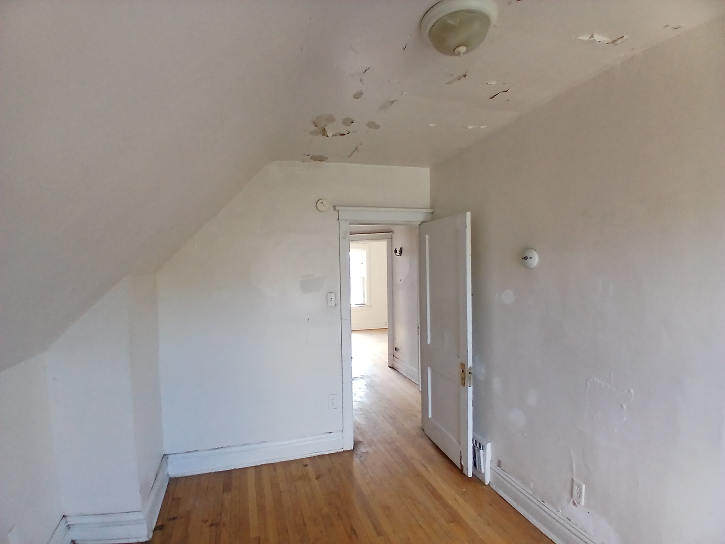 7614 S Dante Avenue Property Photo 11