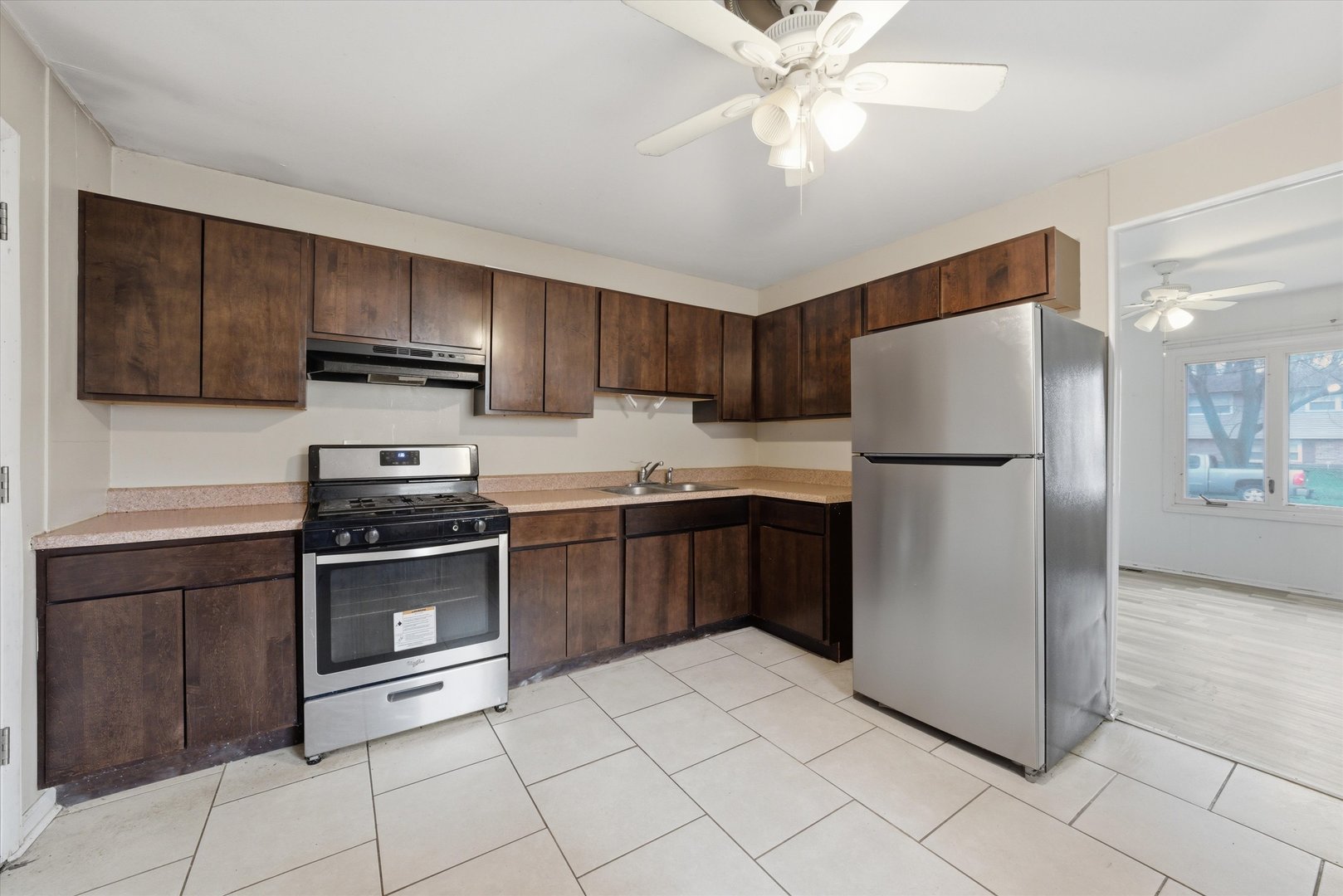 2016 215th Place Property Photo 4