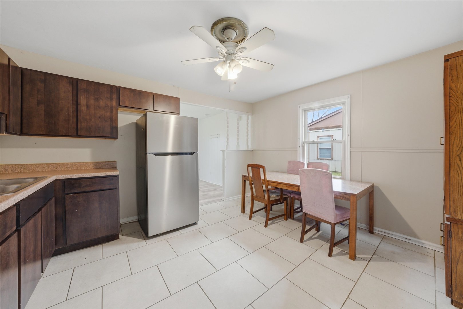 2016 215th Place Property Photo 5