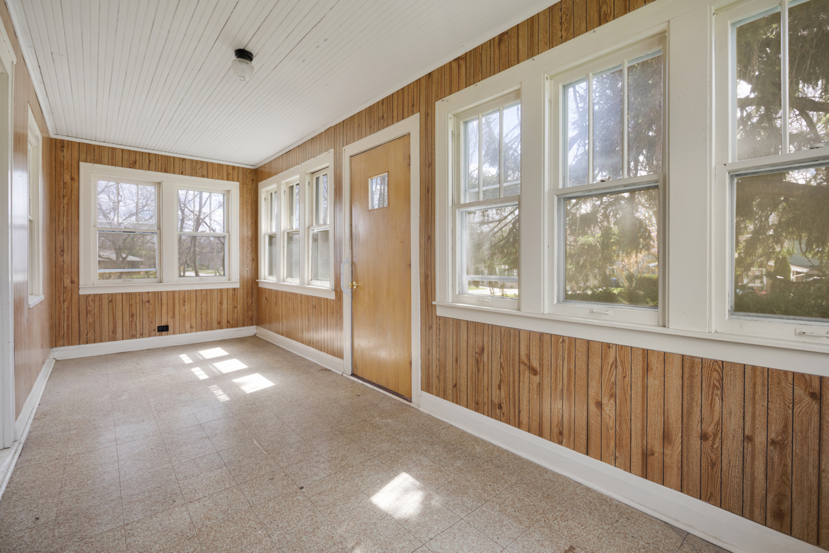 130 W Washington Street Property Photo 3