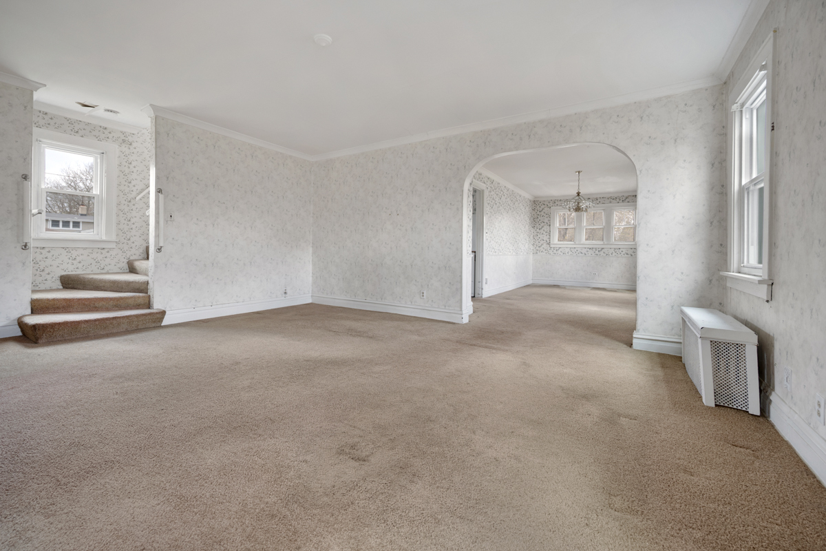130 W Washington Street Property Photo 6