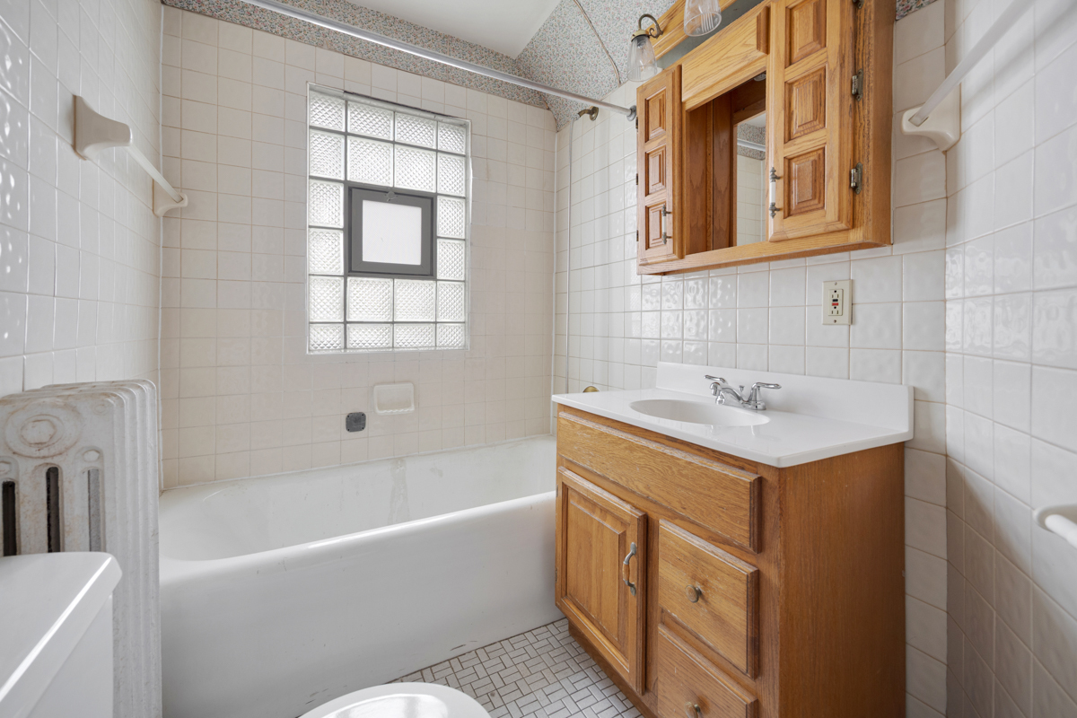 130 W Washington Street Property Photo 16