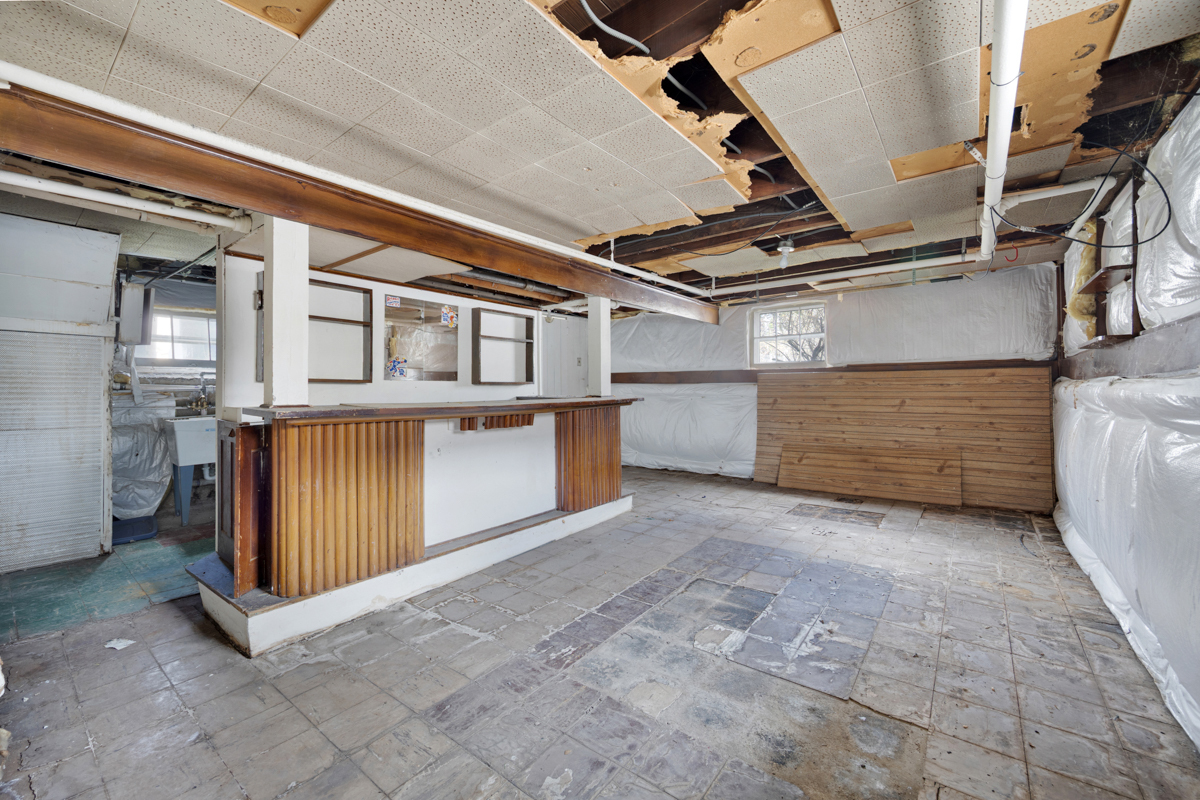 130 W Washington Street Property Photo 19