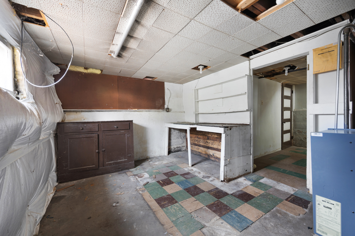 130 W Washington Street Property Photo 21