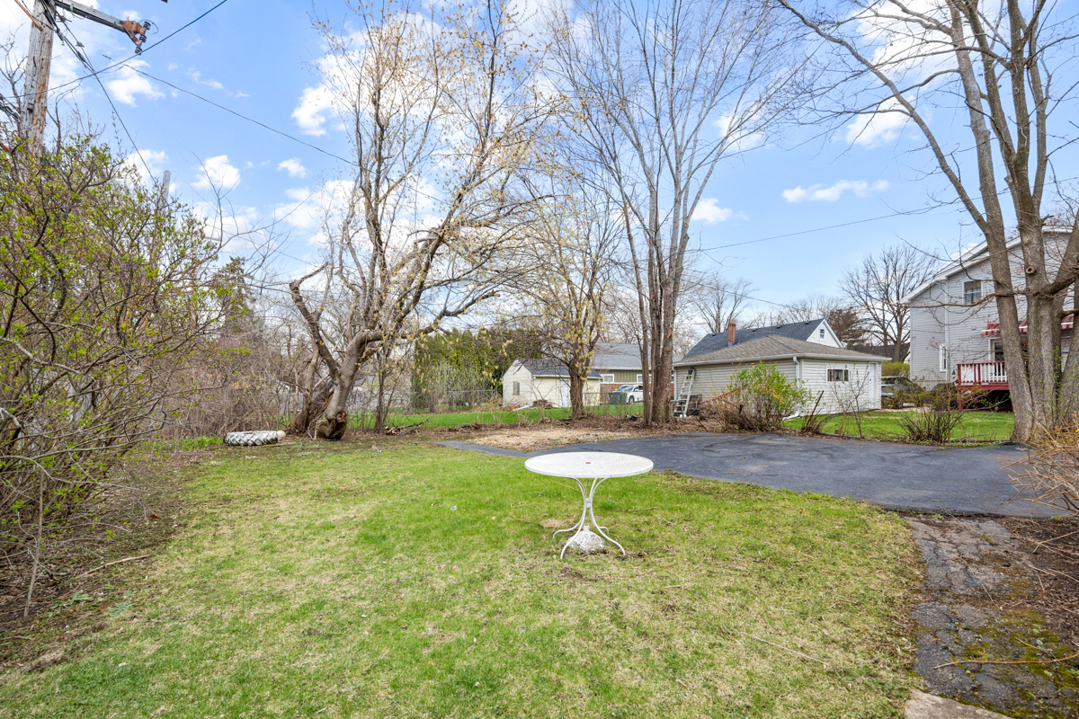 130 W Washington Street Property Photo 23
