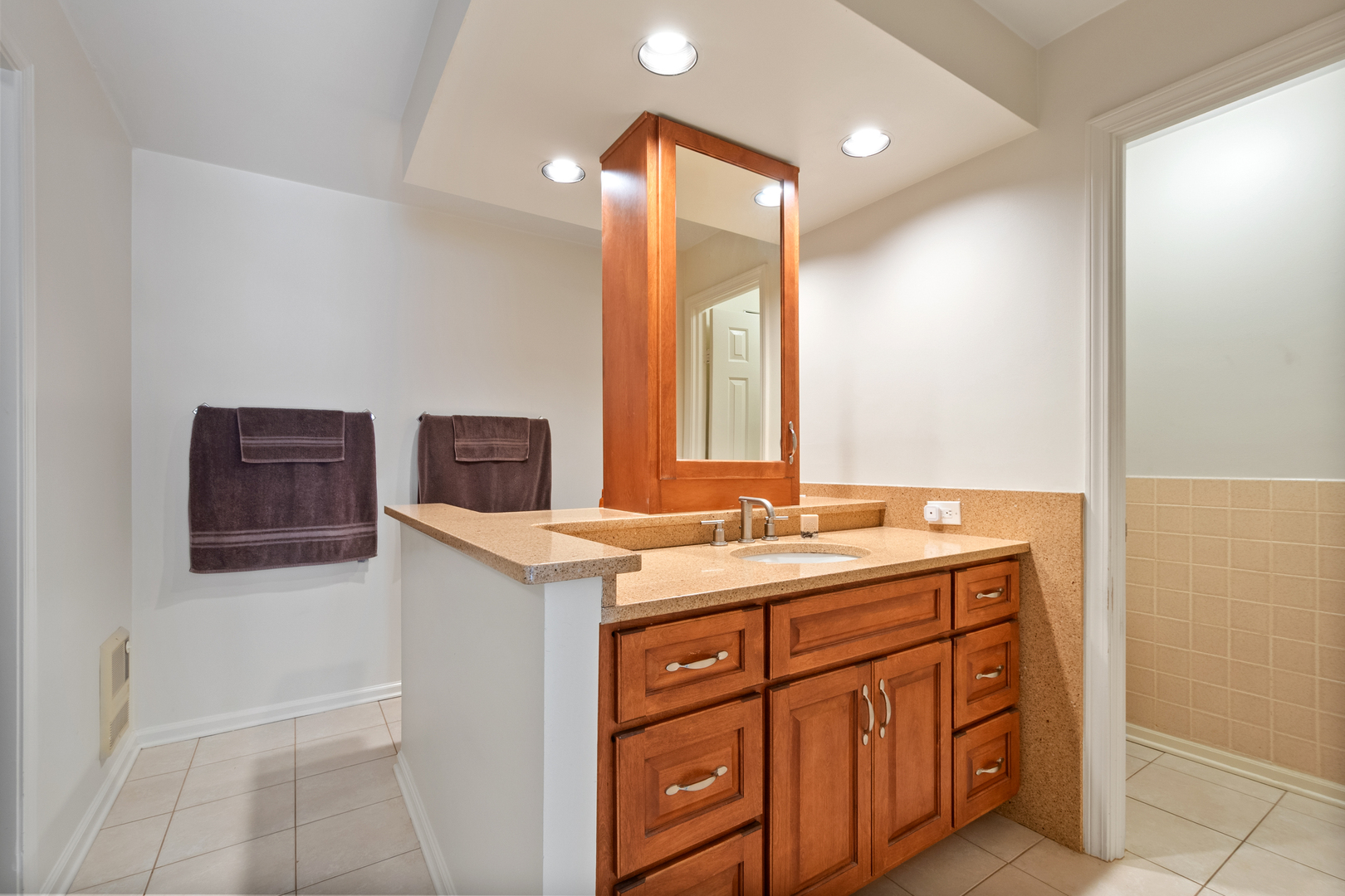 22 Park Lane 204 Property Photo 17